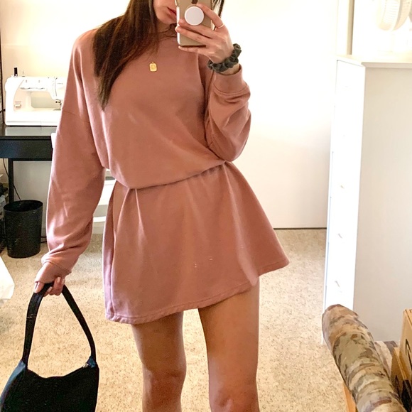 Missguided Rose Oversized Sweater Dress - Picture 6 of 7
